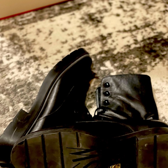 Stuart Weitzman MacKeenzie Bootie - Picture 2 of 4